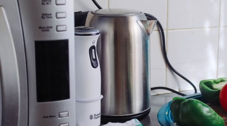 How to Use an Electric Kettle? Step by Step Guide on Using it