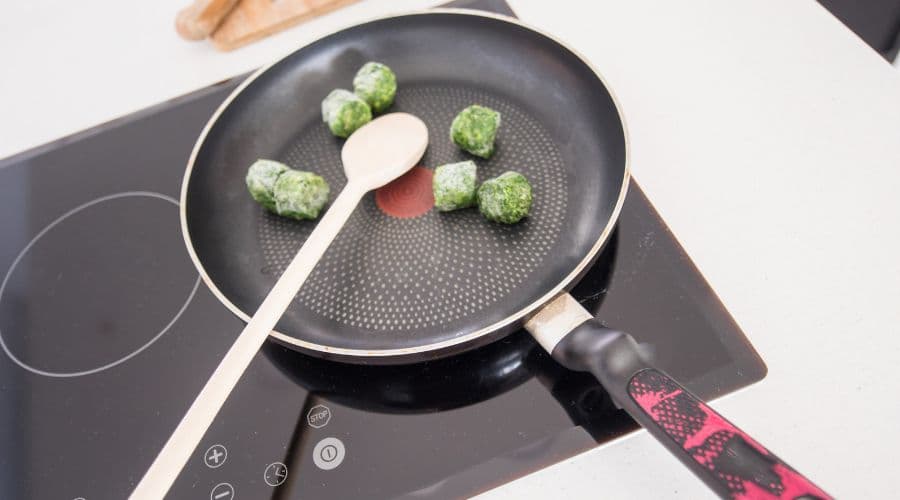 What is induction cooktop and how does it works