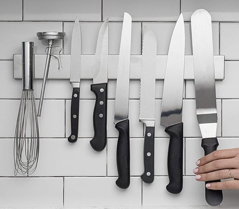 4 Reasons Why Magnetic Knife Strips Are a Perfect Kitchen Must-Haves